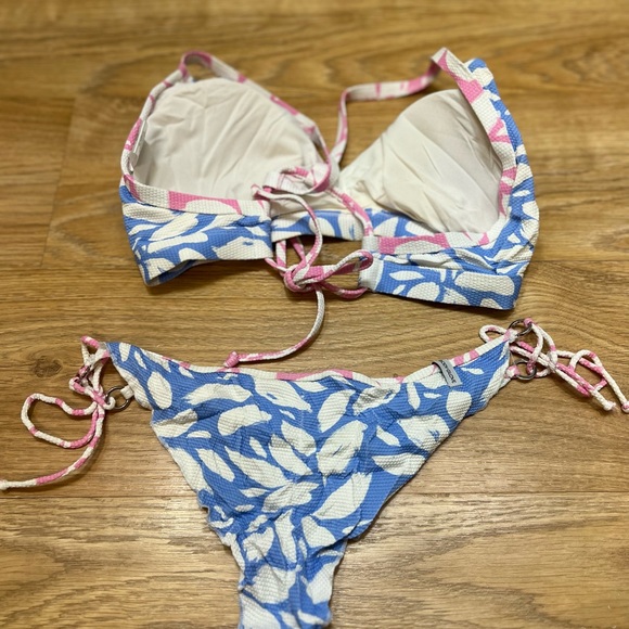 Body Glove Bikini. Top size E bottom size L - Picture 9 of 9